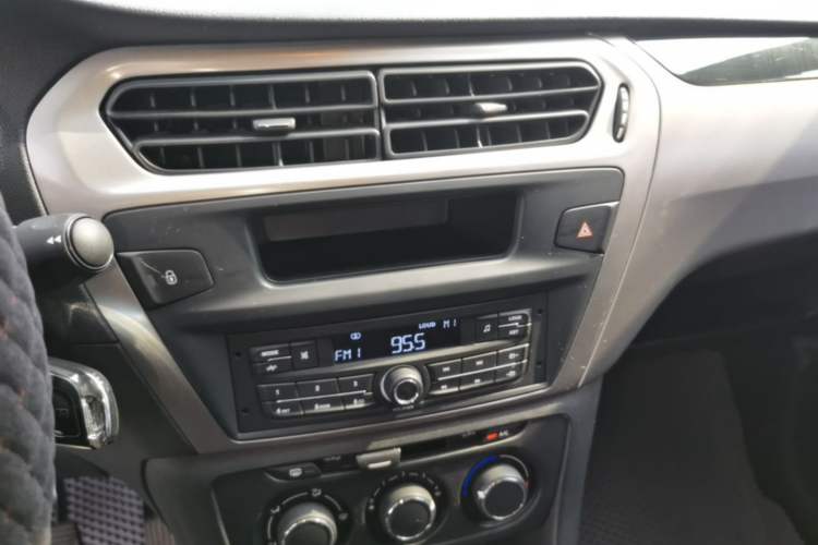 Used Peugeot 301 2018 1.6L Manual Comfort Edition Audio And AC Panel