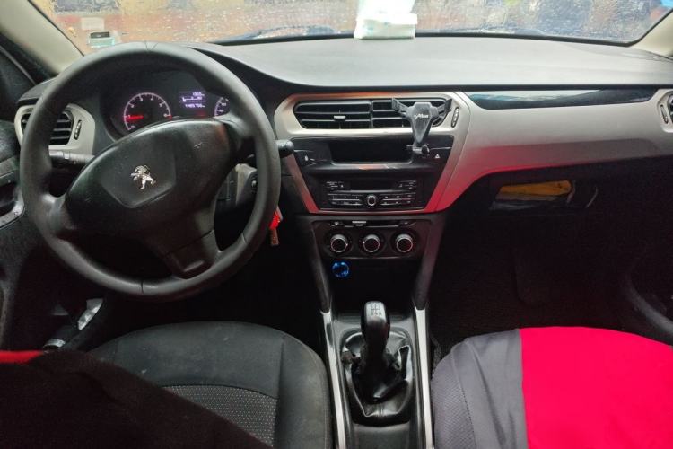 Used Peugeot 301 2018 1.6L Manual Comfort Edition Center Console