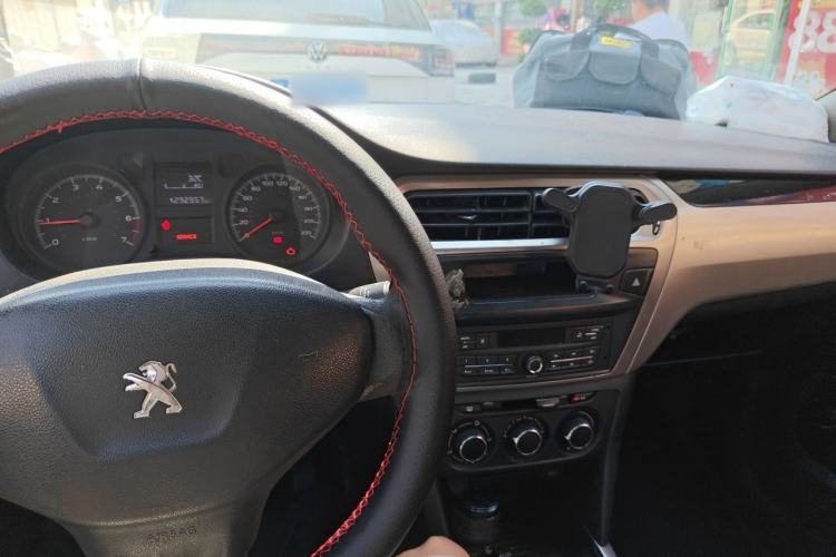 Used Peugeot 301 2018 1.6L Manual Comfort Edition Center Console
