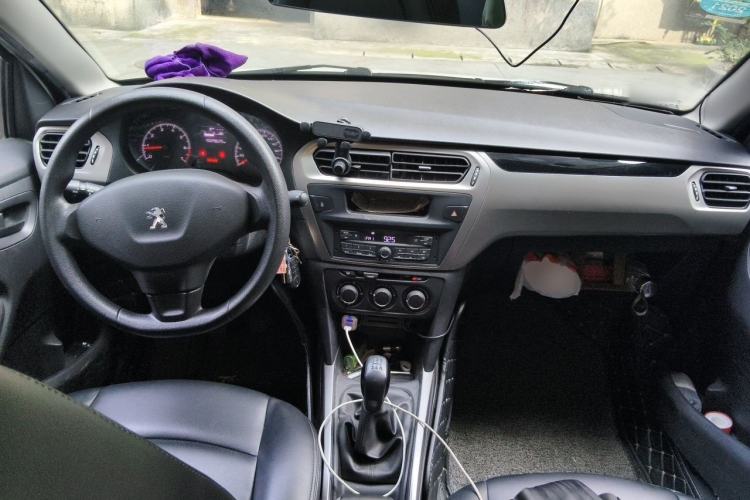 Used Peugeot 301 2018 1.6L Manual Comfort Edition Center Console