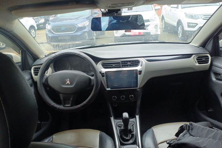 Used Peugeot 301 2018 1.6L Manual Comfort Edition Center Console