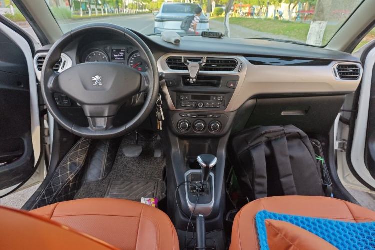 Used Peugeot 301 2018 1.6L Automatic Comfort Edition Center Console