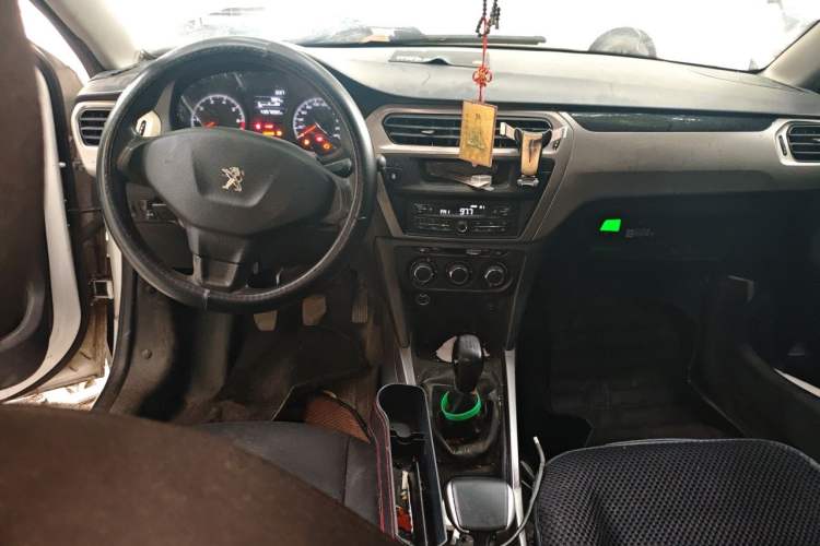 Used Peugeot 301 2018 1.6L Manual Comfort Edition Center Console