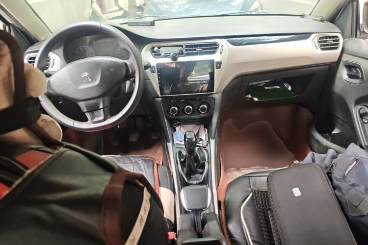 Used Peugeot 301 2018 1.6L Manual Comfort Edition Center Console