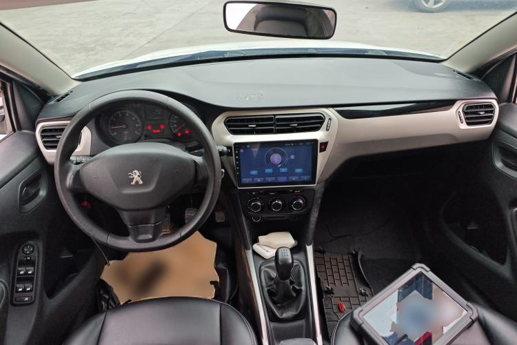Used Peugeot 301 2018 1.6L Manual Comfort Edition Center Console
