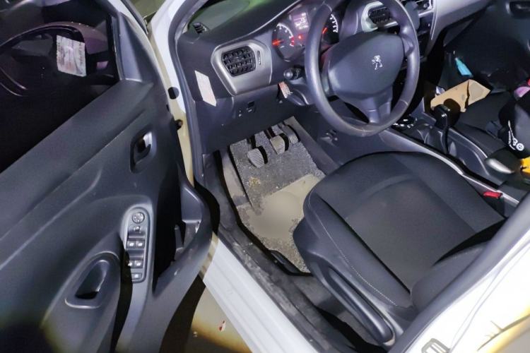 Used Peugeot 301 2018 1.6L Manual Comfort Edition Driver Seat
