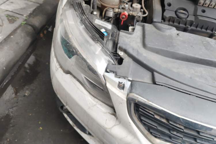 Used Peugeot 301 2018 1.6L Manual Comfort Edition Engine Bay Right