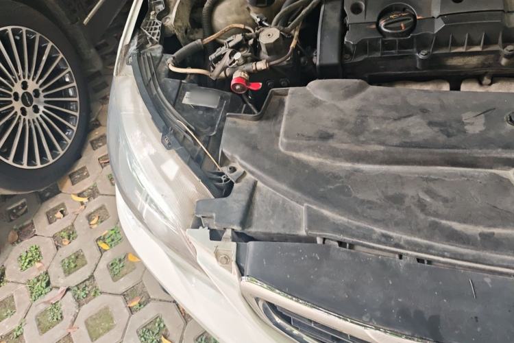 Used Peugeot 301 2018 1.6L Manual Comfort Edition Engine Bay Right