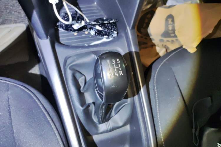 Used Peugeot 301 2018 1.6L Manual Comfort Edition Gear Lever