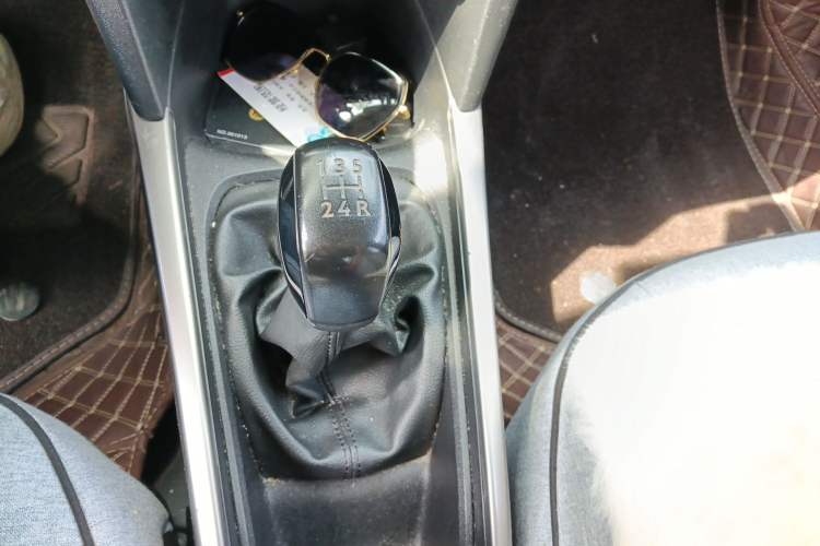 Used Peugeot 301 2018 1.6L Manual Comfort Edition Gear Lever