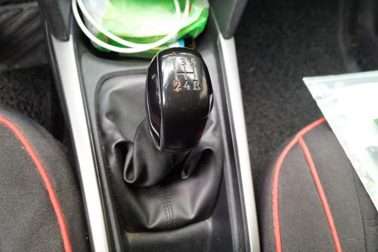 Used Peugeot 301 2018 1.6L Manual Comfort Edition Gear Lever