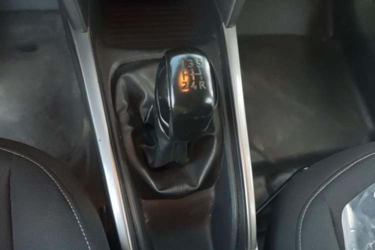 Used Peugeot 301 2018 1.6L Manual Comfort Edition Gear Lever