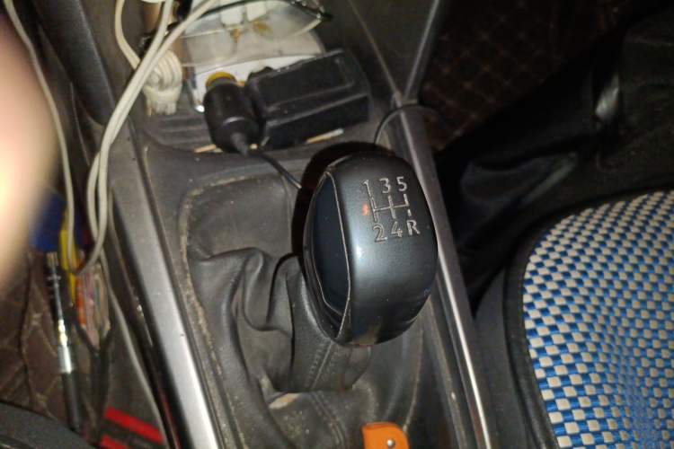 Used Peugeot 301 2018 1.6L Manual Comfort Edition Gear Lever