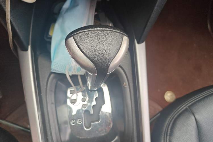 Used Peugeot 301 2018 1.6L Automatic Comfort Edition Gear Lever