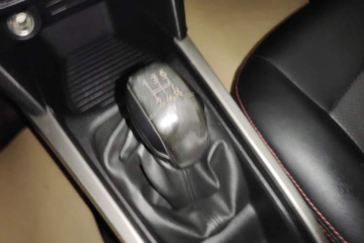 Used Peugeot 301 2018 1.6L Manual Comfort Edition Gear Lever