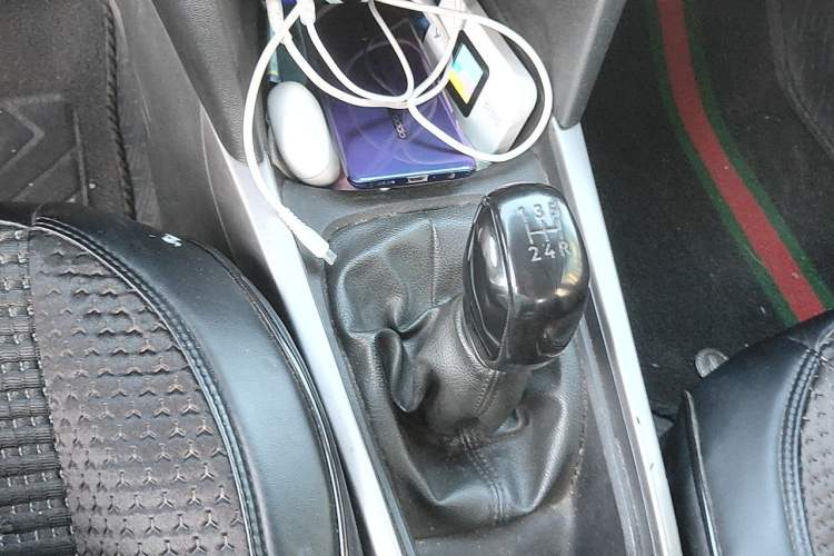 Used Peugeot 301 2018 1.6L Manual Comfort Edition Gear Lever