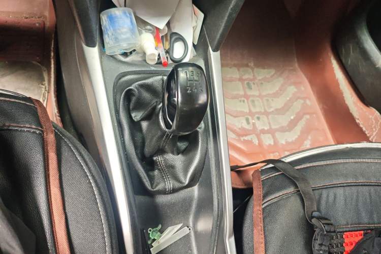 Used Peugeot 301 2018 1.6L Manual Comfort Edition Gear Lever