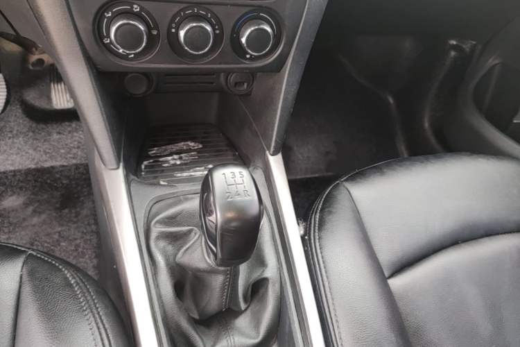 Used Peugeot 301 2018 1.6L Manual Comfort Edition Gear Lever