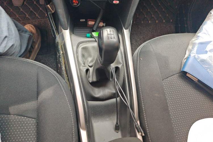 Used Peugeot 301 2018 1.6L Manual Comfort Edition Gear Lever
