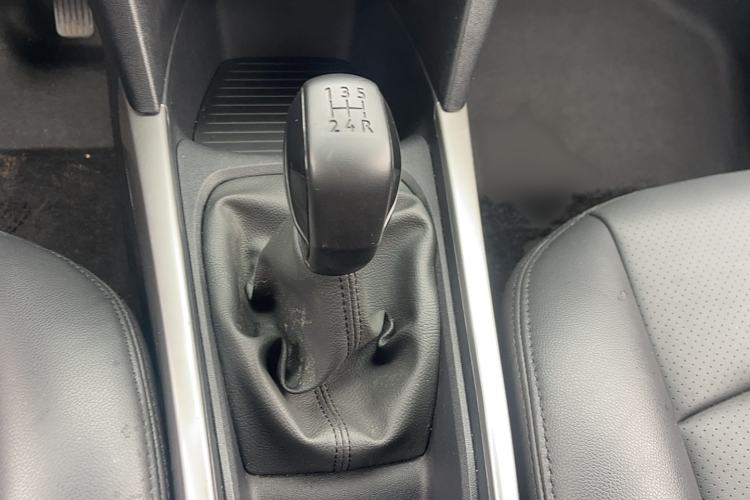 Used Peugeot 301 2018 1.6L Manual Comfort Edition Gear Lever
