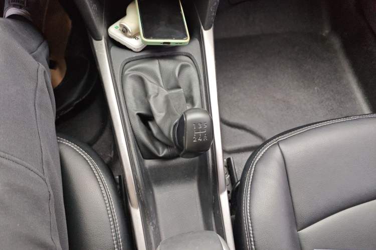 Used Peugeot 301 2018 1.6L Manual Comfort Edition Gear Lever