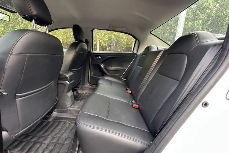 Used Peugeot 301 2018 1.6L Manual Comfort Edition Interior 4