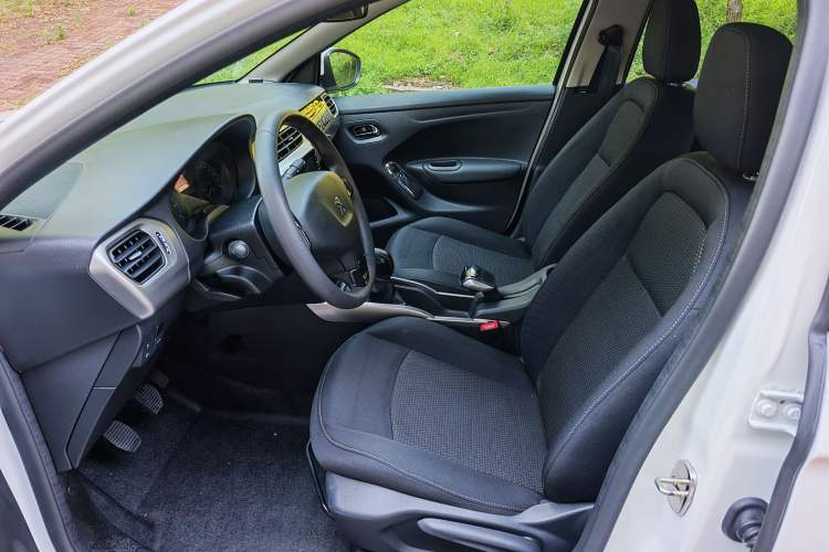 Used Peugeot 301 2018 1.6L Manual Comfort Edition Interior 6