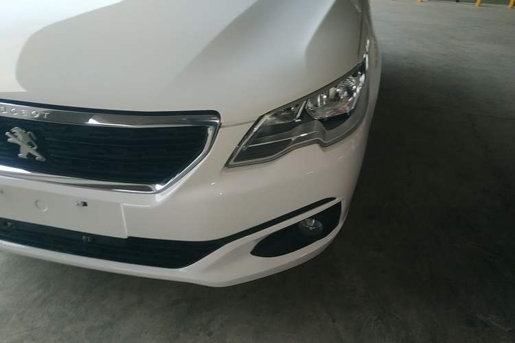 Used Peugeot 301 2018 1.6L Manual Comfort Edition Left Front Headlight
