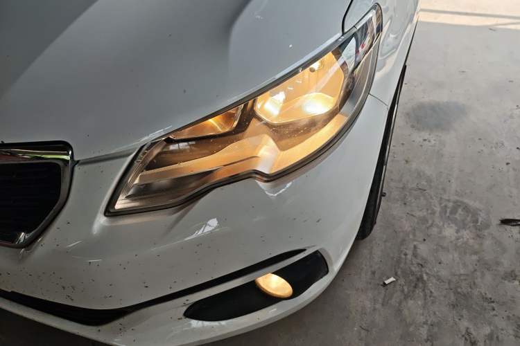 Used Peugeot 301 2018 1.6L Manual Comfort Edition Left Front Headlight