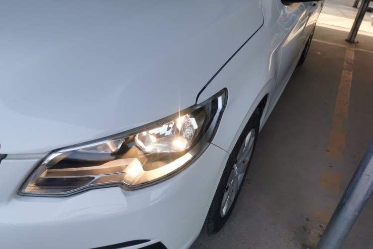 Used Peugeot 301 2018 1.6L Manual Comfort Edition Left Front Headlight
