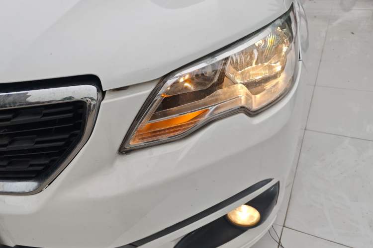 Used Peugeot 301 2018 1.6L Manual Comfort Edition Left Front Headlight