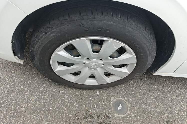 Used Peugeot 301 2018 1.6L Manual Comfort Edition Left Front Wheel Hub