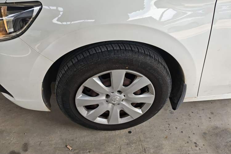 Used Peugeot 301 2018 1.6L Manual Comfort Edition Left Front Wheel Hub