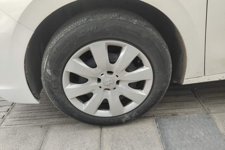 Used Peugeot 301 2018 1.6L Manual Comfort Edition Left Front Wheel Hub
