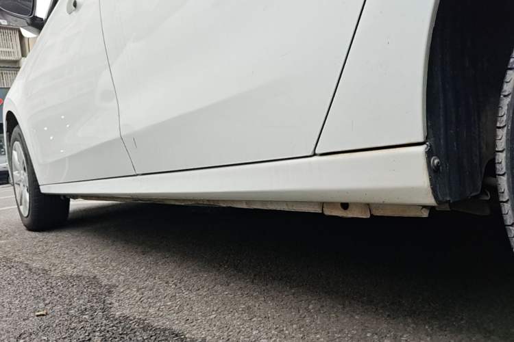Used Peugeot 301 2018 1.6L Manual Comfort Edition Left Side Sill