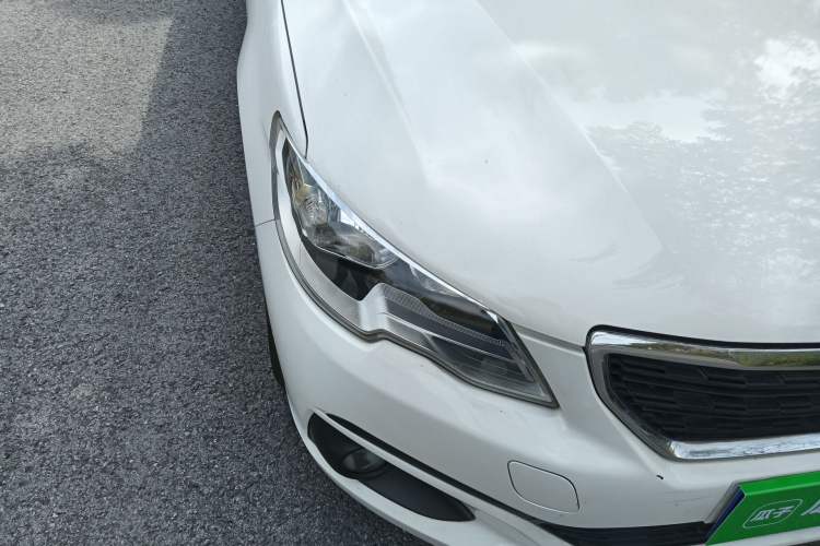 Used Peugeot 301 2018 1.6L Manual Comfort Edition Right Front Headlight