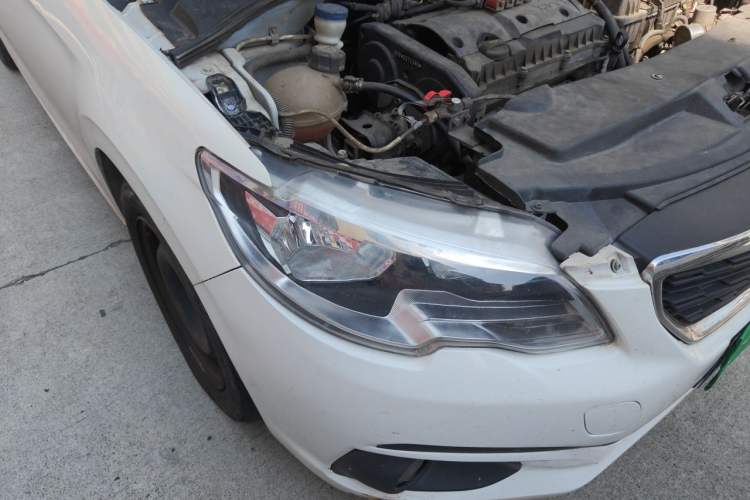 Used Peugeot 301 2018 1.6L Manual Comfort Edition Right Front Headlight