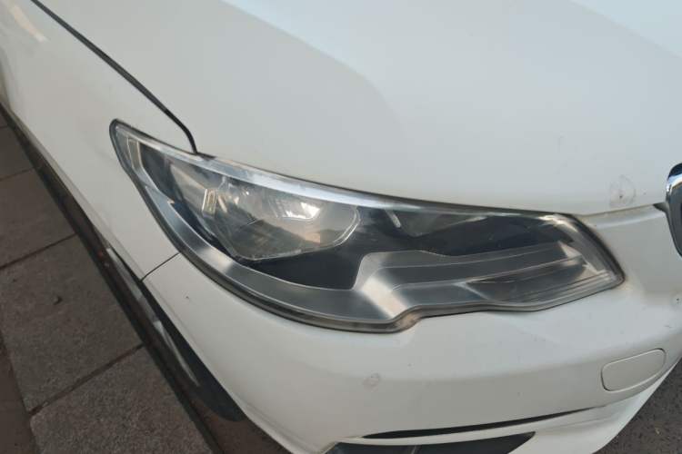 Used Peugeot 301 2018 1.6L Manual Comfort Edition Right Front Headlight