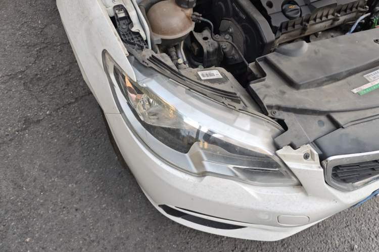 Used Peugeot 301 2018 1.6L Automatic Comfort Edition Right Front Headlight