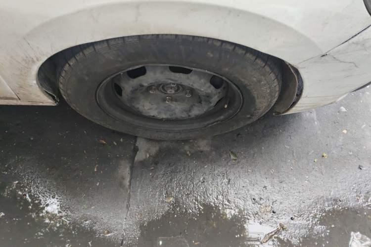 Used Peugeot 301 2018 1.6L Manual Comfort Edition Right Front Wheel Hub