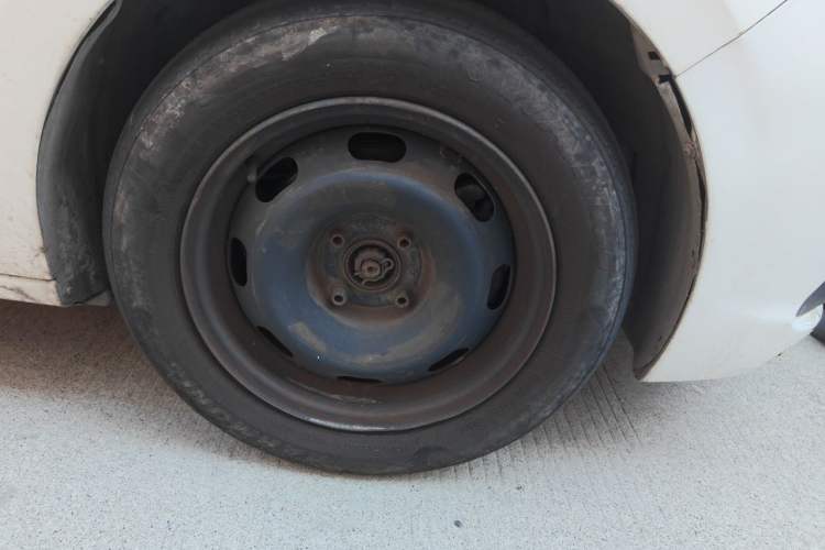 Used Peugeot 301 2018 1.6L Manual Comfort Edition Right Front Wheel Hub