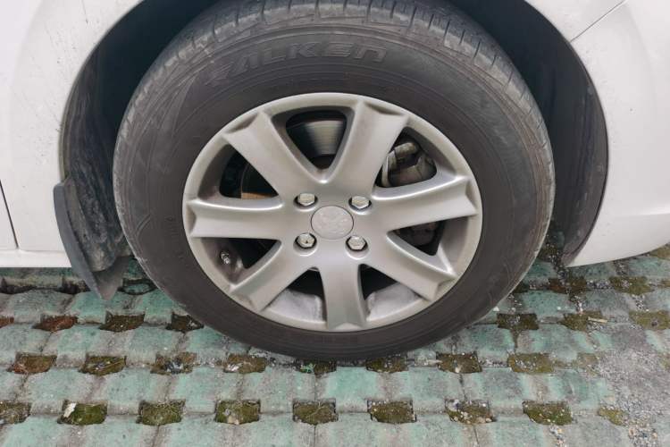Used Peugeot 301 2018 1.6L Manual Comfort Edition Right Front Wheel Hub