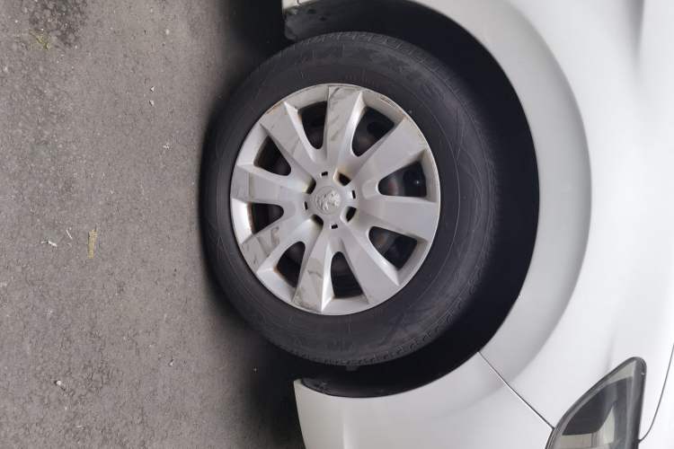 Used Peugeot 301 2018 1.6L Manual Comfort Edition Right Front Wheel Hub
