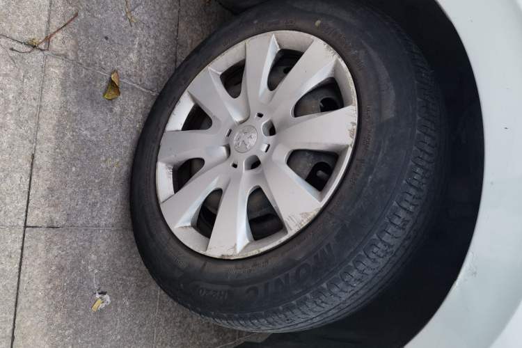 Used Peugeot 301 2018 1.6L Manual Comfort Edition Right Front Wheel Hub
