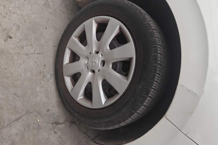 Used Peugeot 301 2018 1.6L Automatic Comfort Edition Right Front Wheel Hub