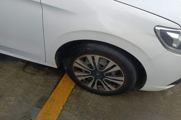 Used Peugeot 301 2018 1.6L Manual Comfort Edition Right Front Wheel Hub
