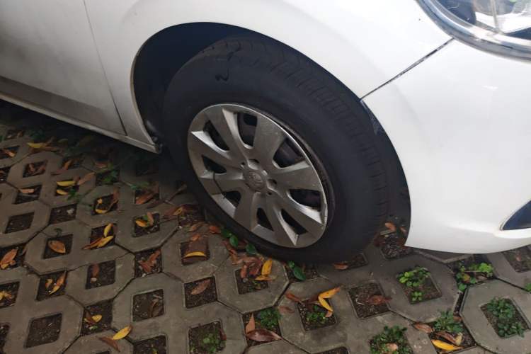 Used Peugeot 301 2018 1.6L Manual Comfort Edition Right Front Wheel Hub