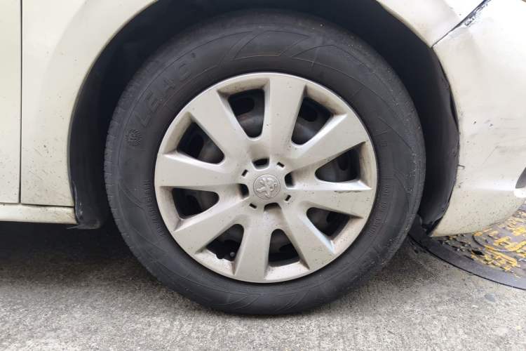 Used Peugeot 301 2018 1.6L Manual Comfort Edition Right Front Wheel Hub