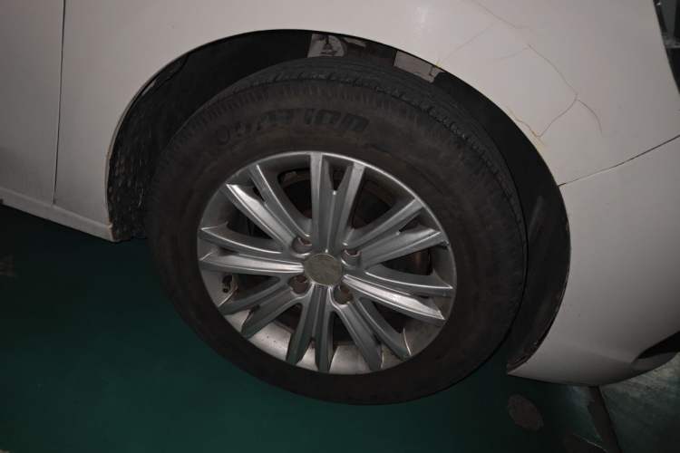 Used Peugeot 301 2018 1.6L Manual Comfort Edition Right Front Wheel Hub