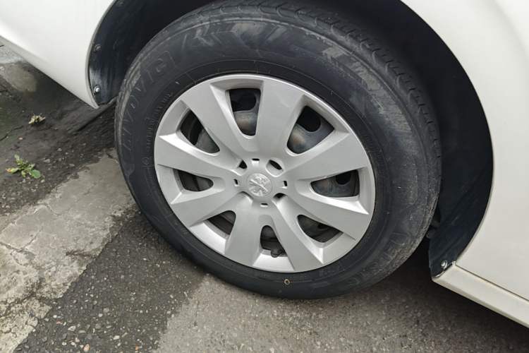 Used Peugeot 301 2018 1.6L Manual Comfort Edition Right Rear Wheel Hub